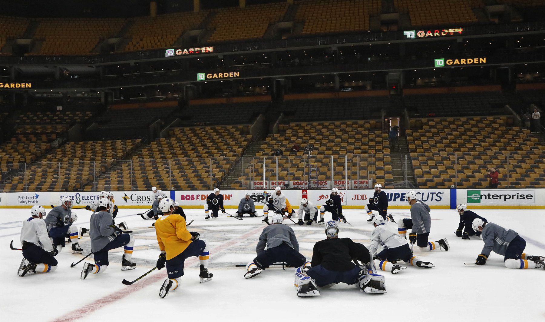 Blues and Bruins practice before the Stanley Cup